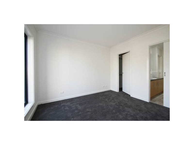 2/8 Lewis Street, Frankston VIC 3199