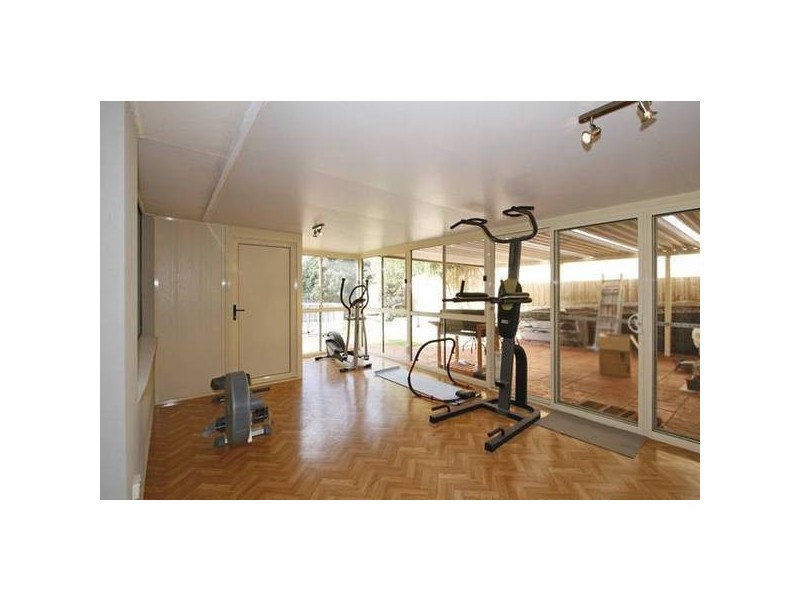 4 Chantilly Court, Frankston VIC 3199