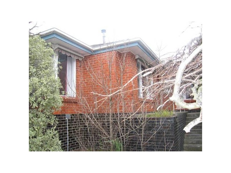 8 Lardner Rd, Frankston VIC 3199