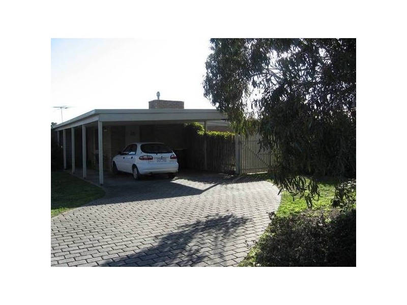 Emanuel Drive, Seaford VIC 3198