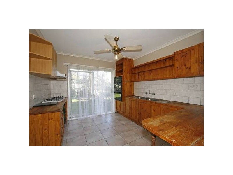 17 Moreton Street, Frankston North VIC 3200