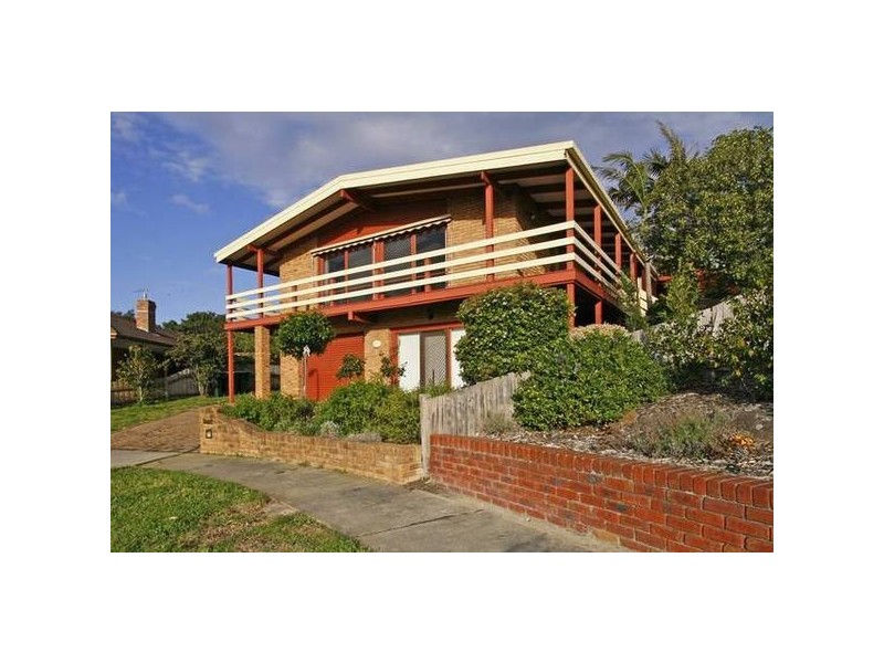 11 Samantha Court, Frankston VIC 3199