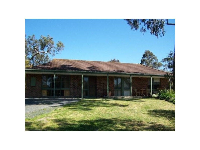 8 Chamouni Court, Frankston VIC 3199