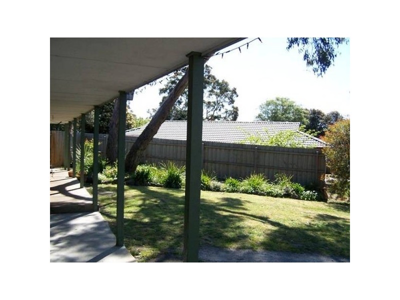 8 Chamouni Court, Frankston VIC 3199