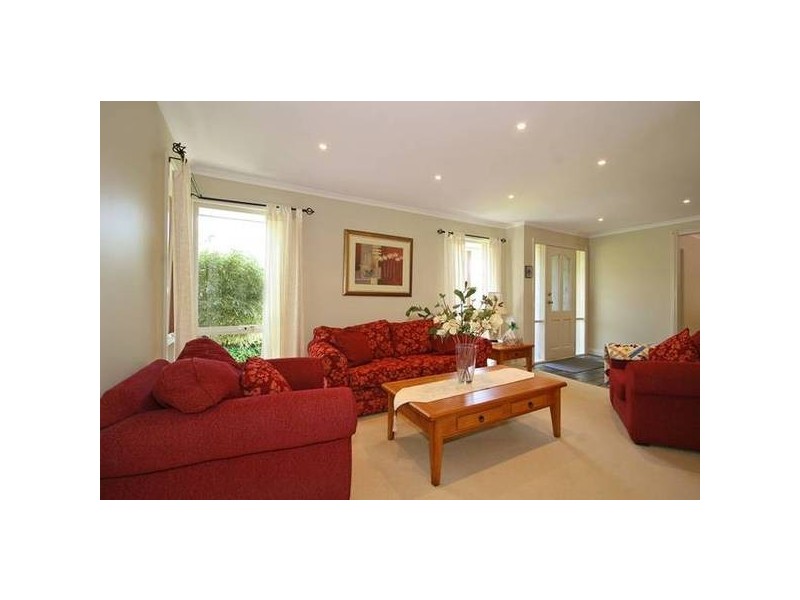 6 Apollo Court, Frankston VIC 3199