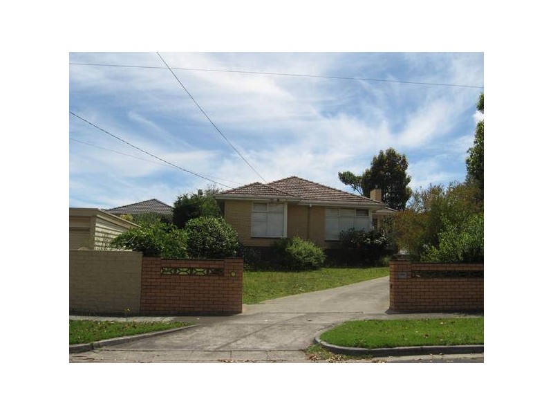 32 Macorna Street, Frankston VIC 3199