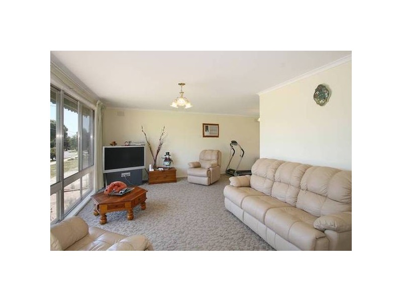 33 Alexander Cres, Frankston VIC 3199
