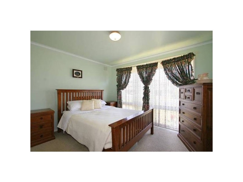 33 Alexander Cres, Frankston VIC 3199