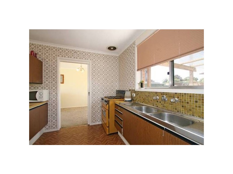 33 Alexander Cres, Frankston VIC 3199