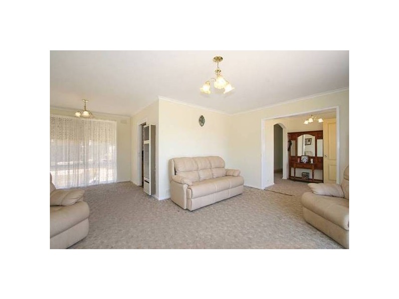 33 Alexander Cres, Frankston VIC 3199