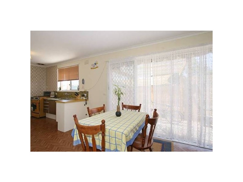 33 Alexander Cres, Frankston VIC 3199