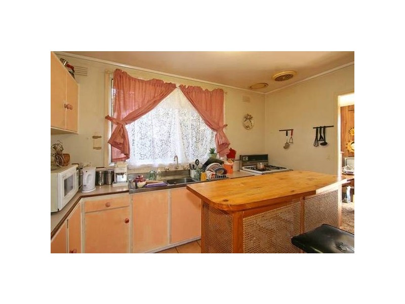 18 Karingal Drive, Frankston VIC 3199