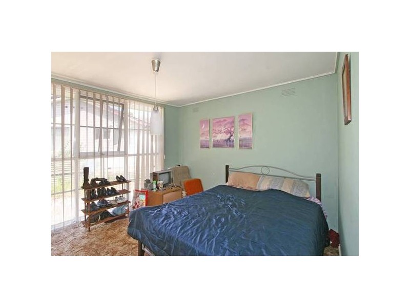 18 Karingal Drive, Frankston VIC 3199