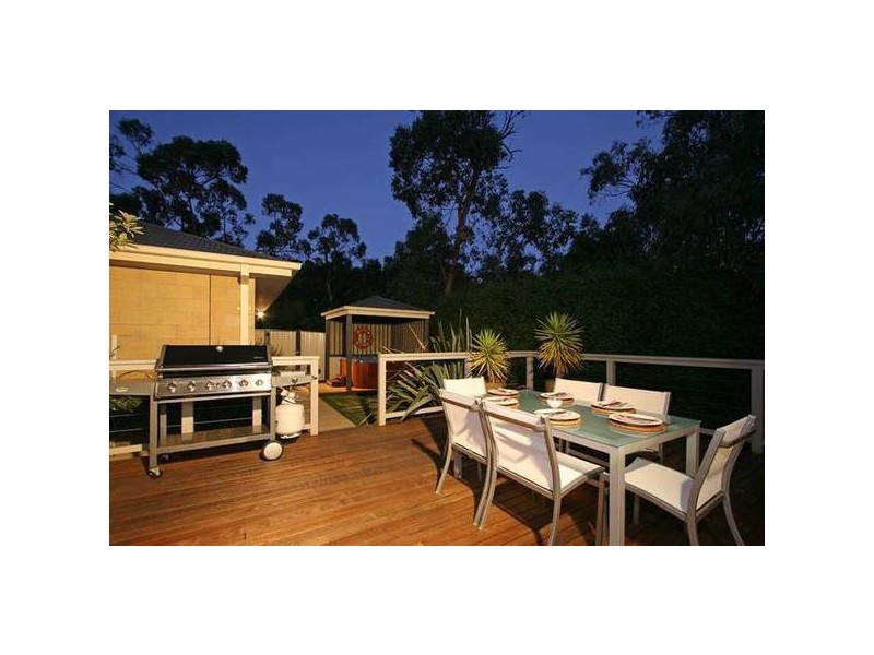 38 Eumeralla Grove, Mount Eliza VIC 3930