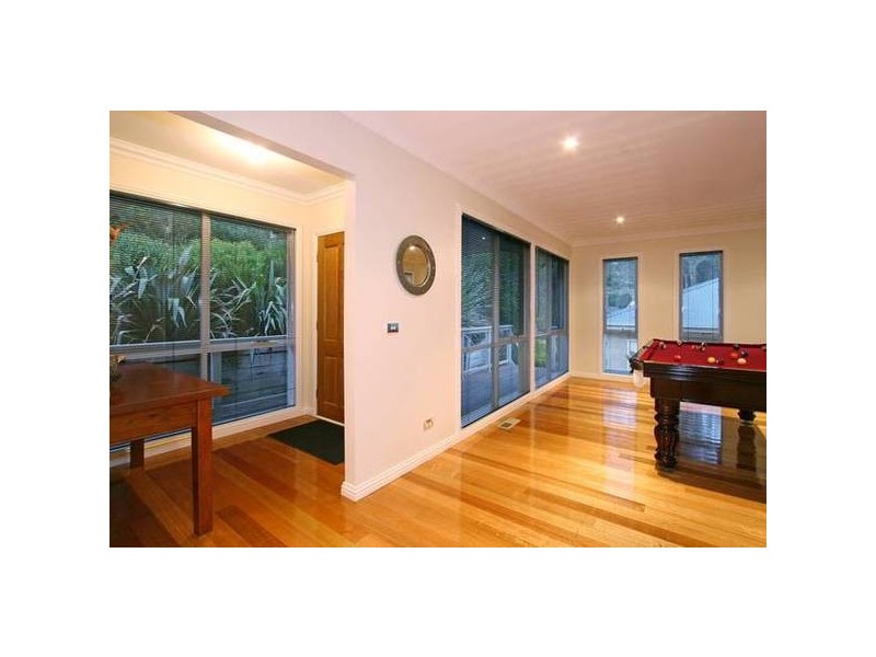 38 Eumeralla Grove, Mount Eliza VIC 3930