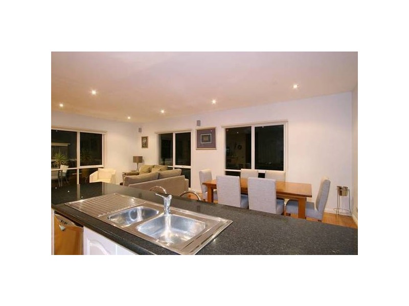 38 Eumeralla Grove, Mount Eliza VIC 3930
