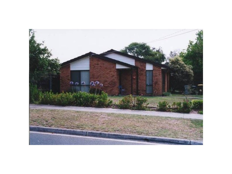 27 Dion Drive, Carrum Downs VIC 3201