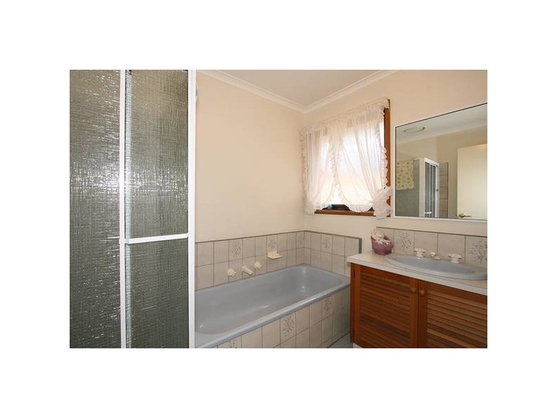 2 Alicia Court, Frankston VIC 3199