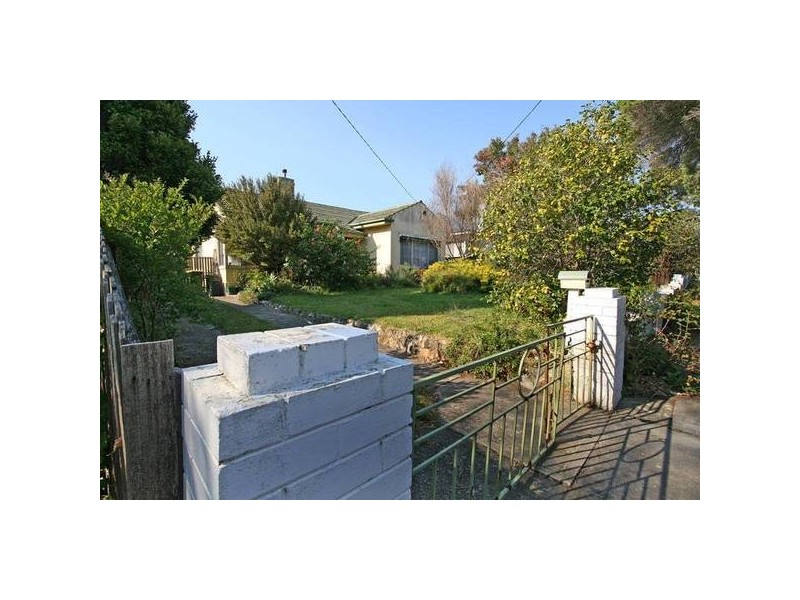 16 Lewis Street, Frankston VIC 3199