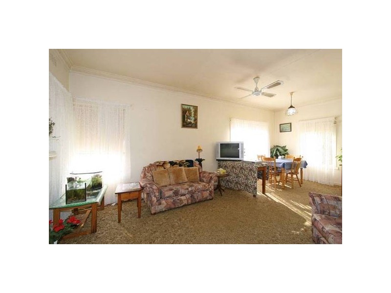 16 Lewis Street, Frankston VIC 3199