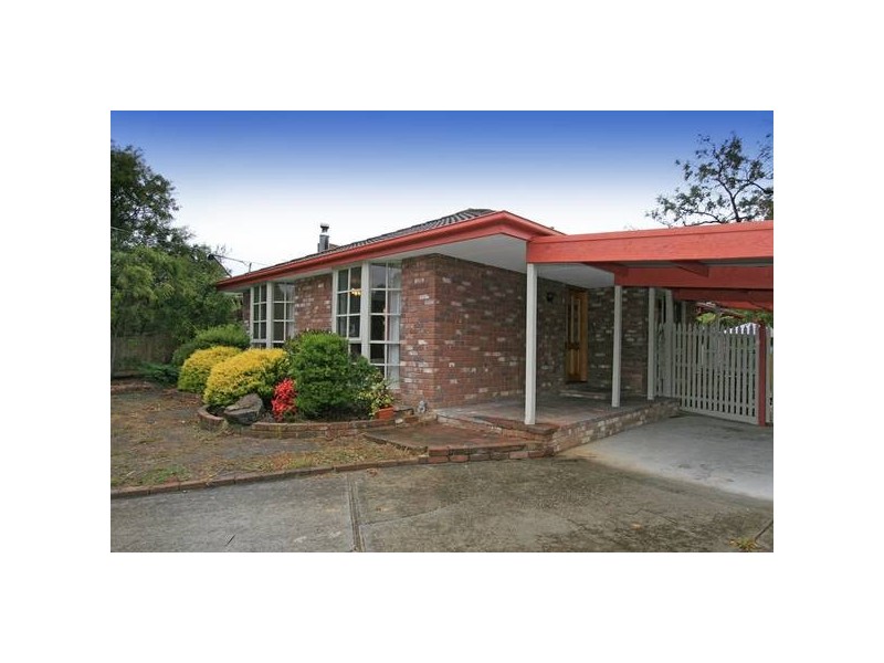 8 Raymond Avenue, Langwarrin VIC 3910