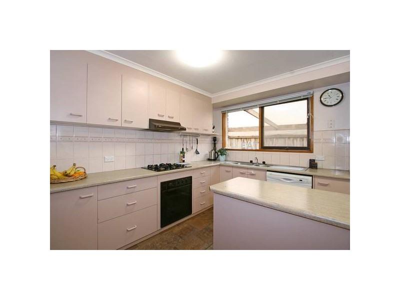 8 Raymond Avenue, Langwarrin VIC 3910