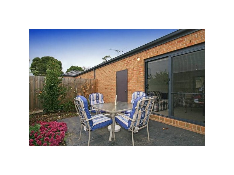 2/33 Deane Street, Frankston VIC 3199