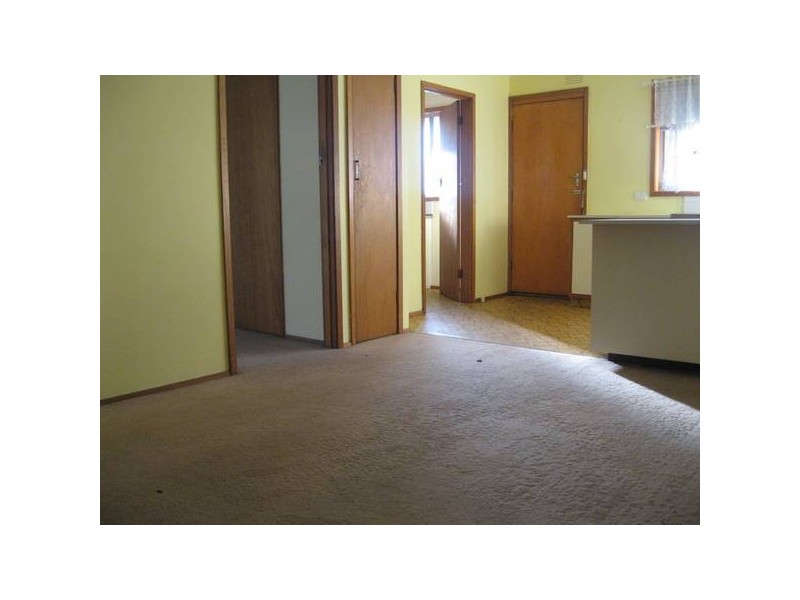 2/4 Cricklewood Avenue, Frankston VIC 3199