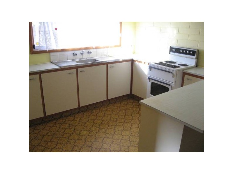 2/4 Cricklewood Avenue, Frankston VIC 3199