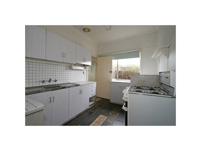 2 Gordon Avenue, Frankston VIC 3199