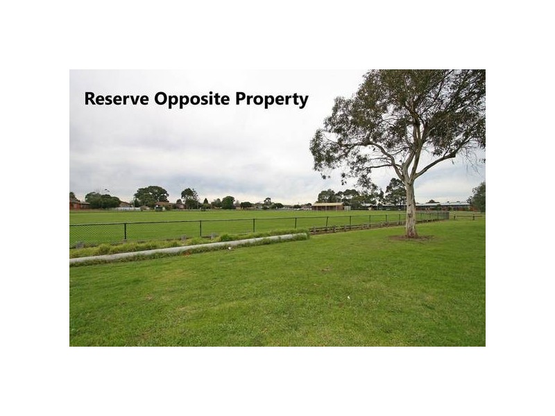 22 Mulberry Crescent, Frankston North VIC 3200