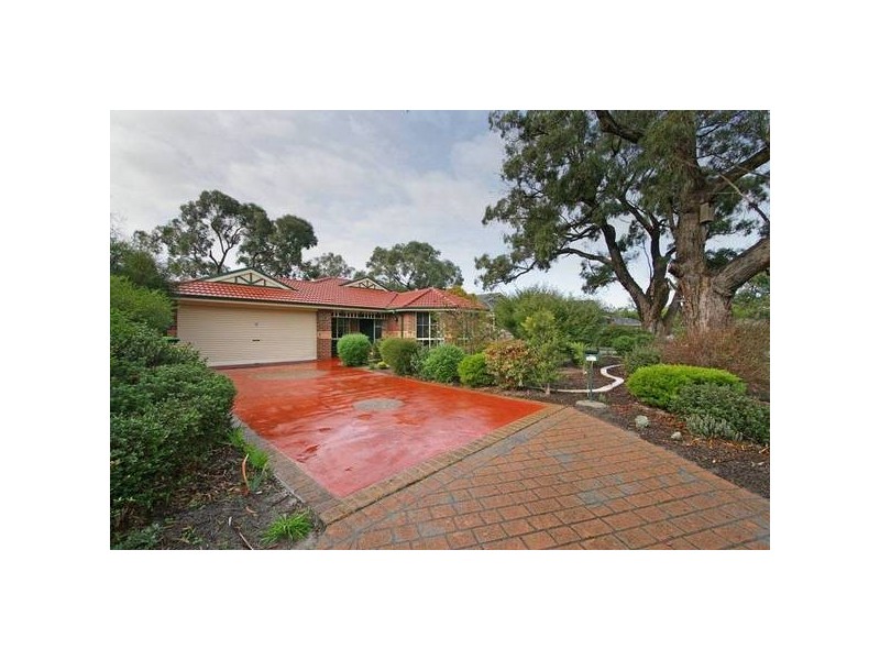 35 Manorwoods Drive, Frankston VIC 3199