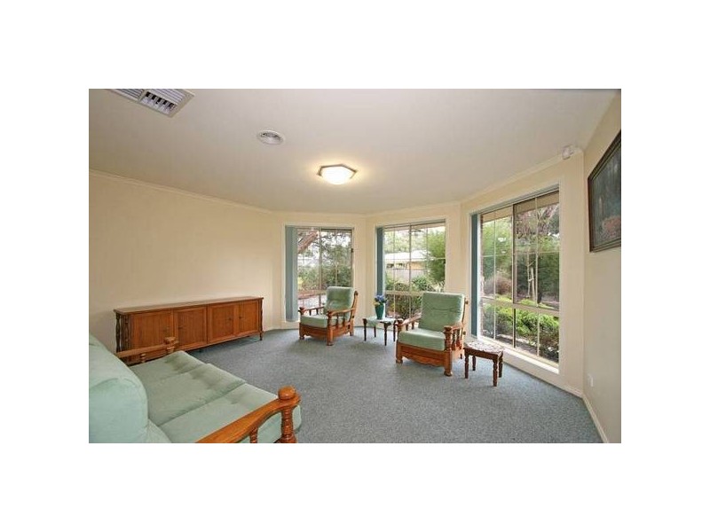 35 Manorwoods Drive, Frankston VIC 3199