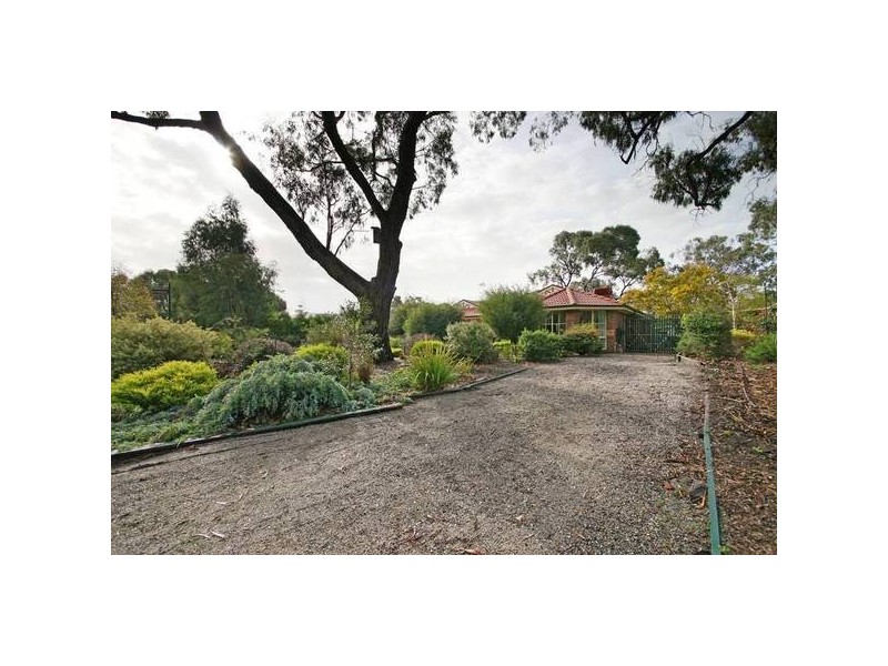 35 Manorwoods Drive, Frankston VIC 3199
