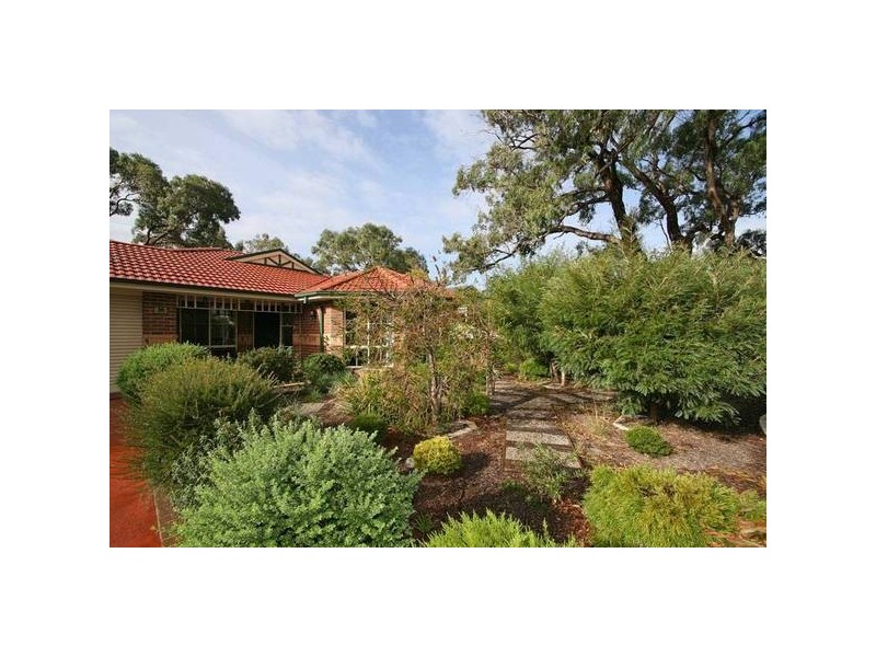 35 Manorwoods Drive, Frankston VIC 3199