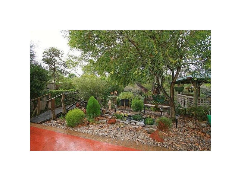 35 Manorwoods Drive, Frankston VIC 3199