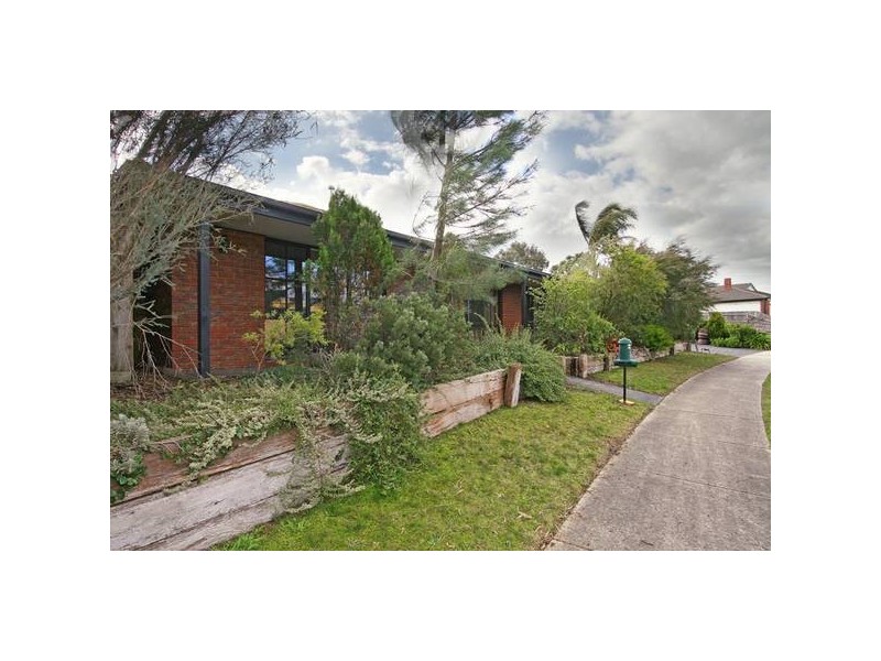 8 Arcadia Street, Carrum Downs VIC 3201