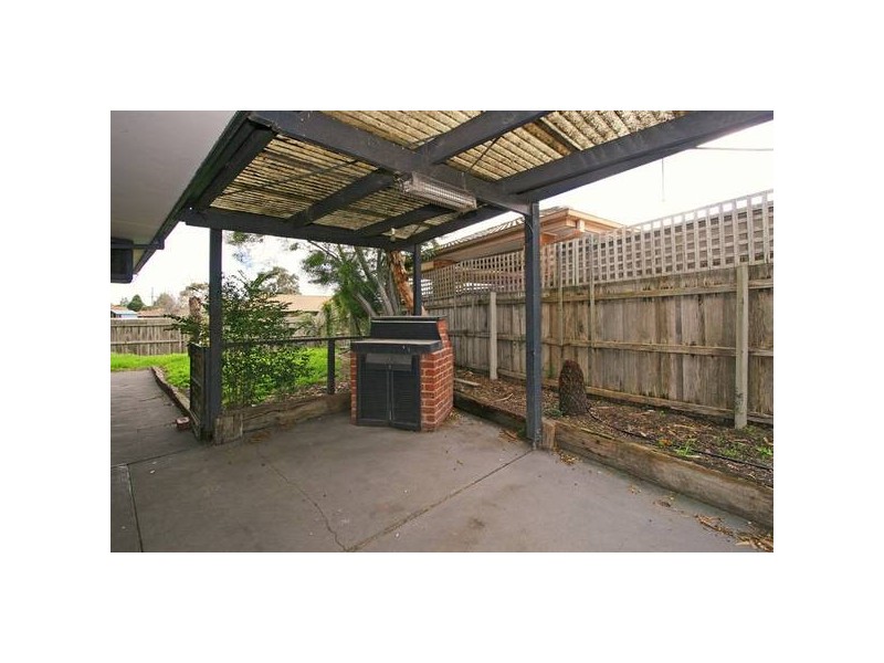 8 Arcadia Street, Carrum Downs VIC 3201