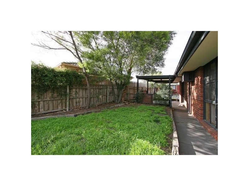 8 Arcadia Street, Carrum Downs VIC 3201