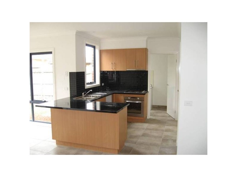 3/8 Lewis Street, Frankston VIC 3199