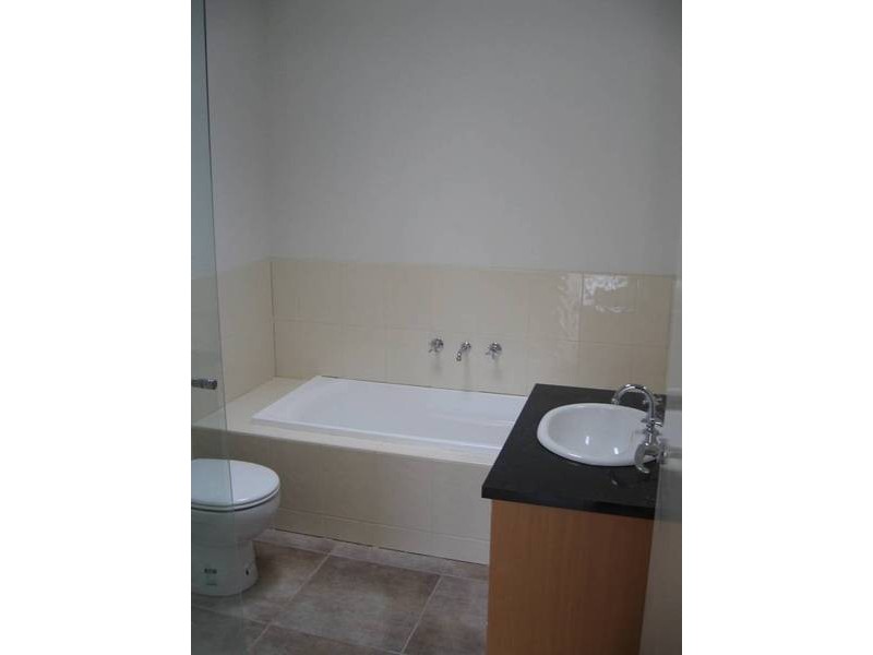 3/8 Lewis Street, Frankston VIC 3199