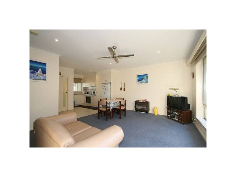 2/18 The Crest, Frankston South VIC 3199