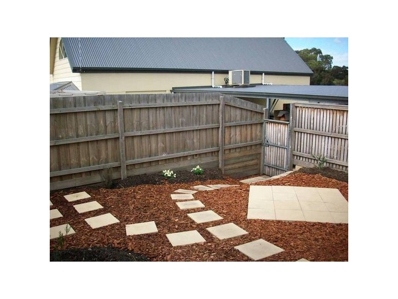 2/18 Malcolm Road, Langwarrin VIC 3910