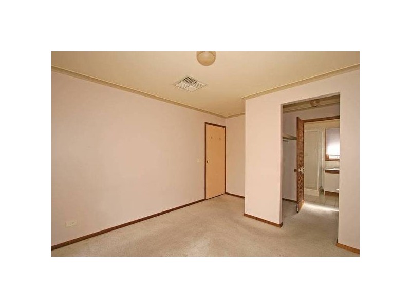 8 Arcadia Street, Carrum Downs VIC 3201