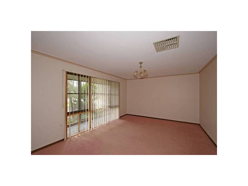 8 Arcadia Street, Carrum Downs VIC 3201