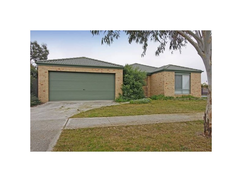 81 Rangeview Drive, Skye VIC 3977