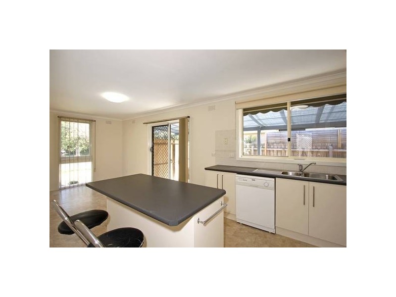 1 Raymond Avenue, Langwarrin VIC 3910