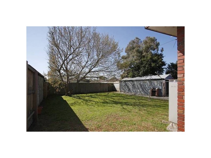 4 Haslam Street, Seaford VIC 3198