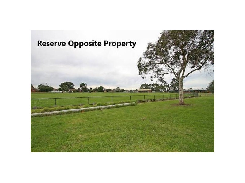 22 Mulberry Crescent, Frankston North VIC 3200