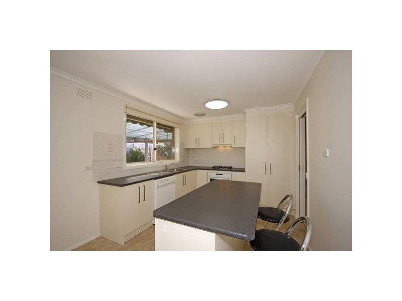 1 Raymond Avenue, Langwarrin VIC 3910